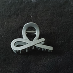 Matte loop hair claw clip