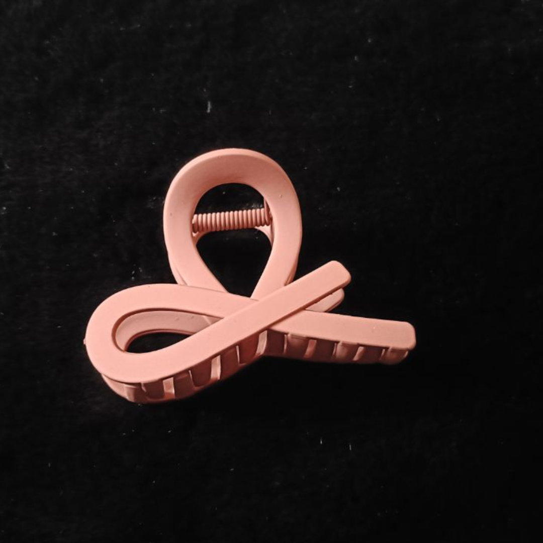 Matte loop hair claw clip