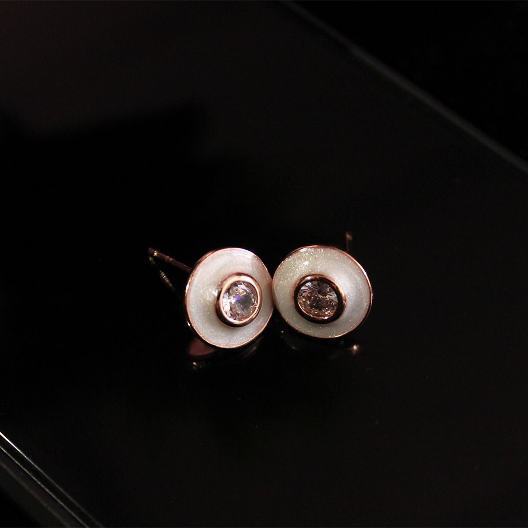 Elegant dangle earrings